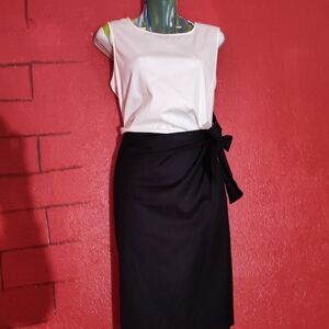 Ladies NY & co black and white dress size 8